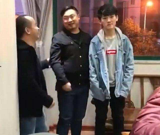 蔡哥吃瓜罚款事件真相